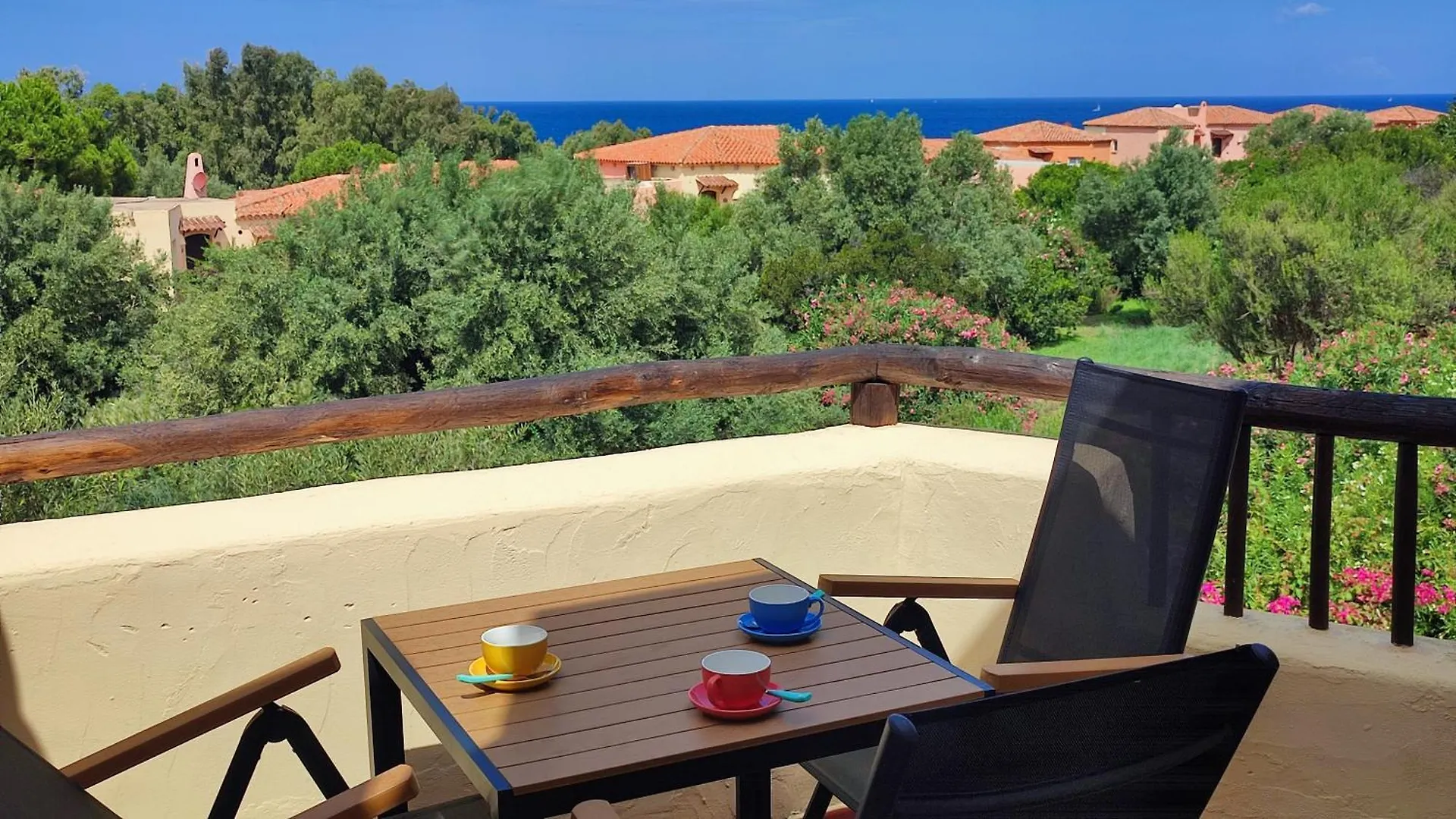 2-Room Apartment With Terrace, 400 M From The Sea Isola Rossa